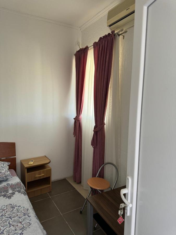 Apartments Airport Golubovci Podgorica Ngoại thất bức ảnh