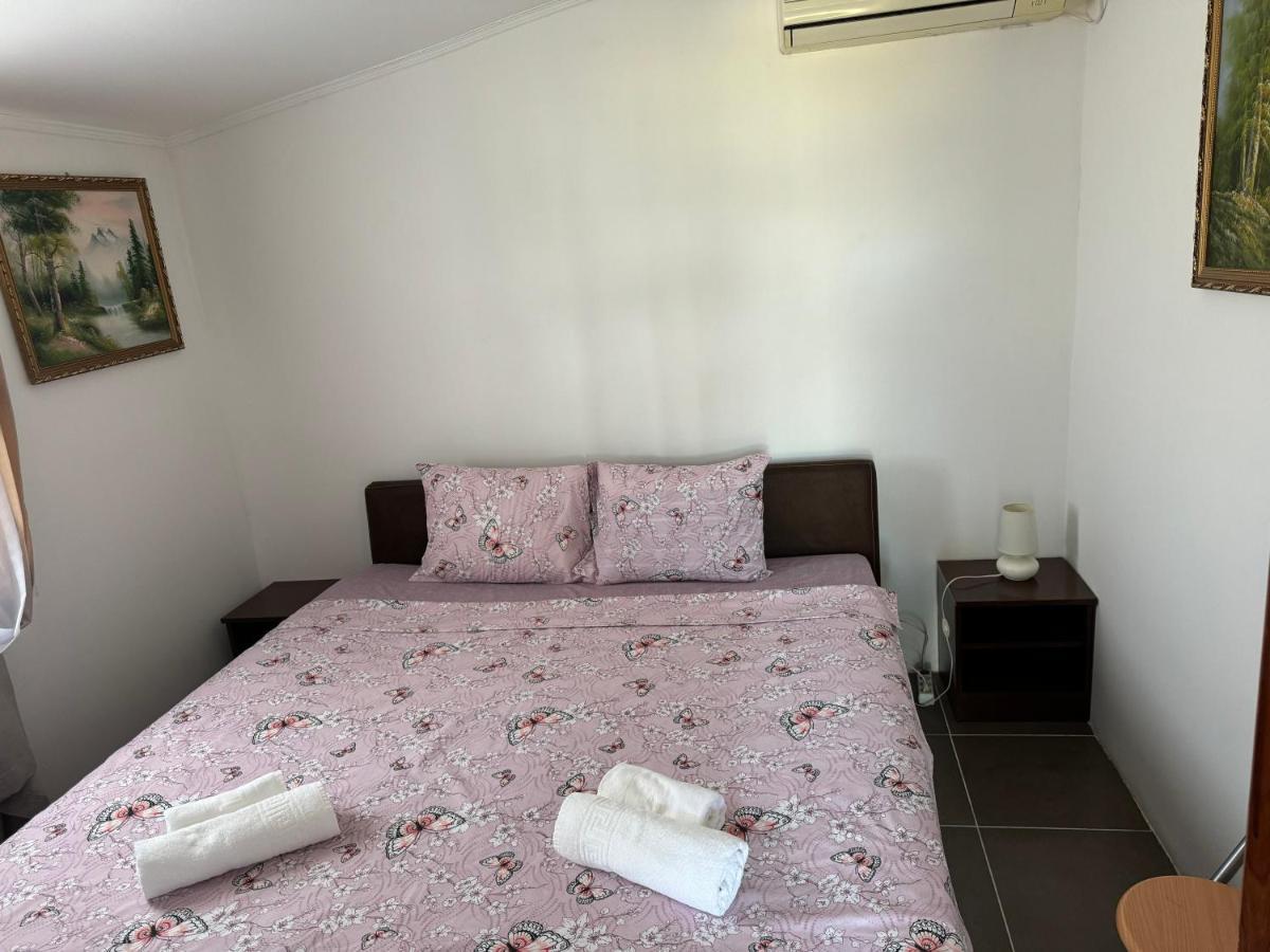 Apartments Airport Golubovci Podgorica Ngoại thất bức ảnh